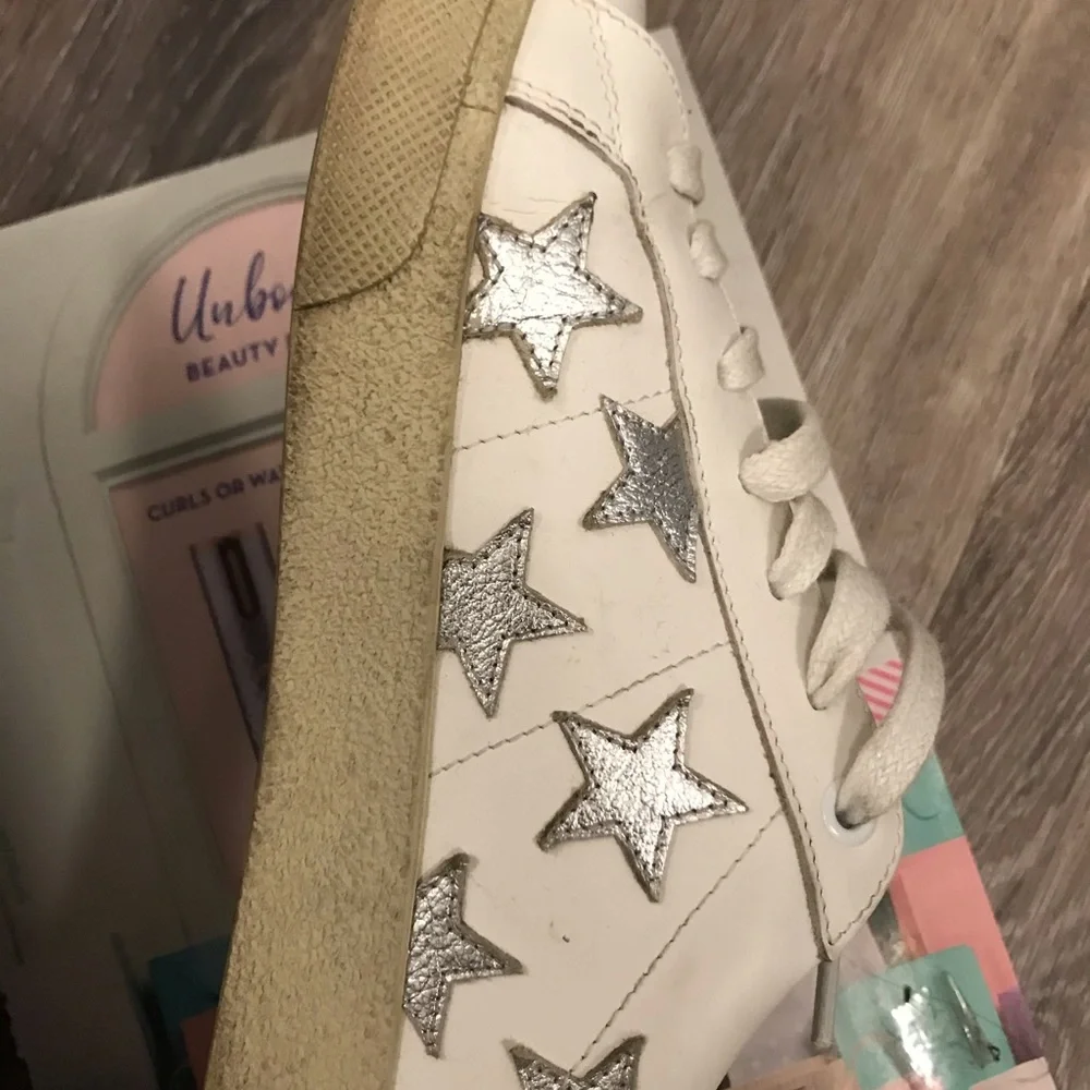 YSL Saint Laurent Stars Leather Sneakers - Picture 11 of 12